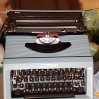 Macchina da scrivere Antares Compact 81