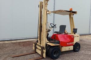 carrello elevatore muletto Lugli
