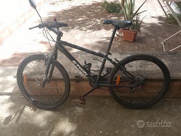 biciclette Btween e Bicicletta Mustang 