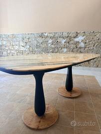 Elegante tavolo in marmo