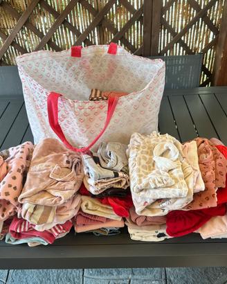 Stock di vestiti per neonata