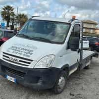 Iveco Daily carroattrezzi patente b