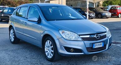 Opel Astra 1.6 16V VVT 5 porte Cosmo