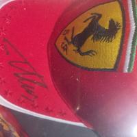 capellino FERRARI con autografo Fernando Alonso. 