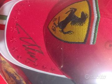capellino FERRARI con autografo Fernando Alonso. 