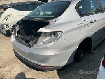 TAGLIO POSTERIORE FIAT TIPO BERLINA DEL 2015 2016 