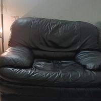 poltrona nera in pelle