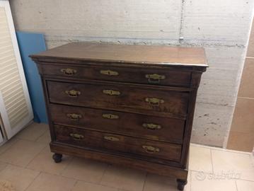 cassettiera di legno