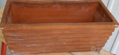 vaso fioriera in terracotta