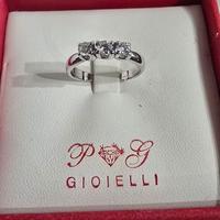 Anello Trilogy con Diamanti 0,36 ct in oro bianco