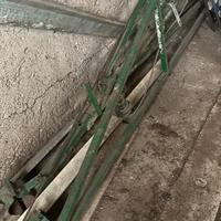 Tre piedi per coclea cereali  con ruote