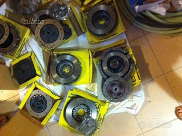 Kit frizione e dischi frizione auto dal 70 al 90