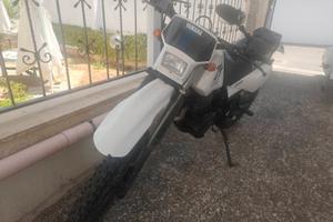 YAMAHA TT 600