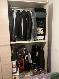 Armadio con ante scorrevoli