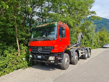 Motrice 4 assi scarrabile con gancio 