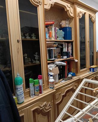 Credenza stile veneziano con vetrine (con difetti)