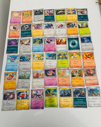 Lotto di 42 carte pokemon
