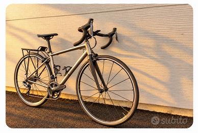 Bici in titanio ultegra a di2 a 11 velocita