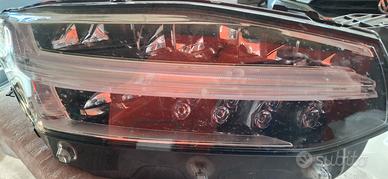 faro led Volvo XC90  anno 2024