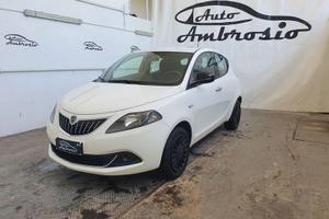 Lancia Ypsilon 1.0 FireFly S&S Hybrid Silver...