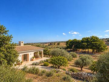 Casa di campagna immersa nella natura Siciliana
