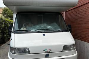 McLouis camper con garage