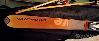 Ski con attacchi e racchette