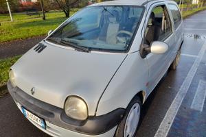 Già venduta: auto Renault Twingo 05/2002, 116342km