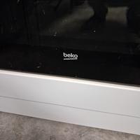 cucina con forno elettrico nuovo
