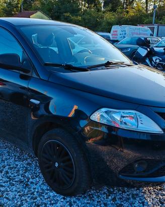Lancia Ypsilon 1.2 69 CV 5 porte GPL Ecochic Gold