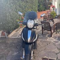 Piaggio Beverly 350