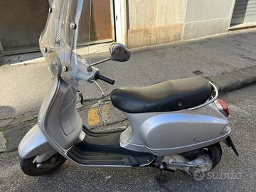 Vespa LX 125
