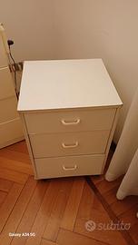 mobiletto legno con ruote e tre cassetti