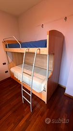 Letto a castello in legno + 2 materassi