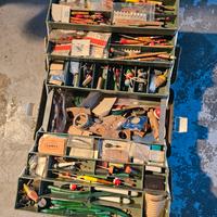 cassetta da pesca con accessori