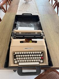 Macchina da scrivere olivetti lettera 35