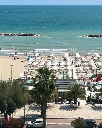 Bilocale con spazio esterno privato - mare 300 m