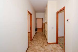Appartamento di 95 m² con 5 locali e box auto a Ar