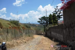 Pressi Stadio, terreno 2200 mq con fabbricato