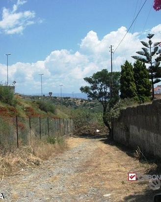 Pressi Stadio, terreno 2200 mq con fabbricato