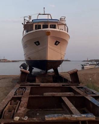 Barca da pesca con licenza 1gt mis. 9x2,80