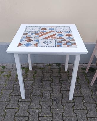 tavolo con cementine 