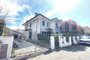 Villa bifamiliare Treviso [Cod. rif 3309189ARG]