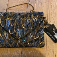 Pochette da donna nuova con cartellino