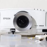 Proiettore Epson FULL HD + lens shift 4500 lumen