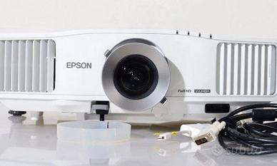 Proiettore Epson FULL HD + lens shift 4500 lumen