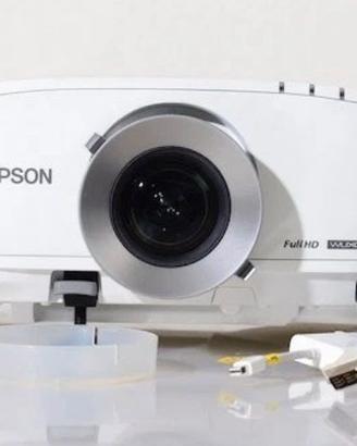 Proiettore Epson FULL HD + lens shift 4500 lumen