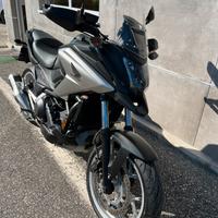 Honda NC750x DCT automatica