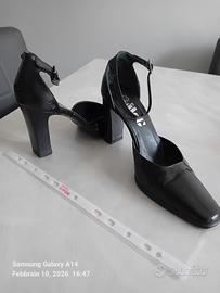 Arriva la primavera  scarpa con cinturino