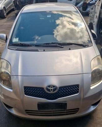 Toyota Yaris 1.4 d4d 2007 motore 1NDTV per ricambi